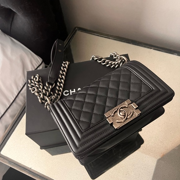 New Condition Authentic Chanel black Gun medal chain handbag with box - Picture 13 of 14